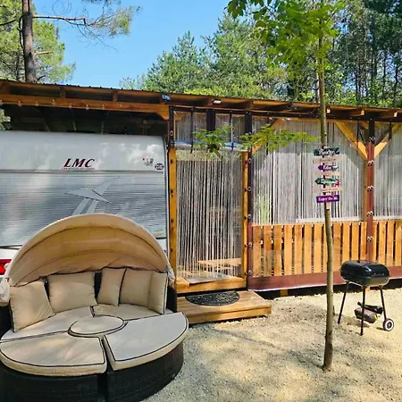 Kamp alanı каравана Coco Bongo *