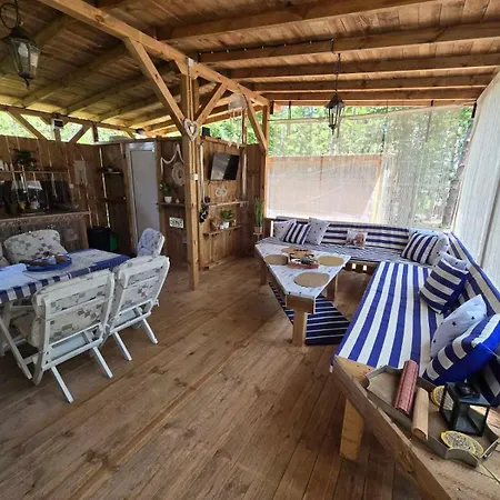 Kamp alanı каравана Coco Bongo